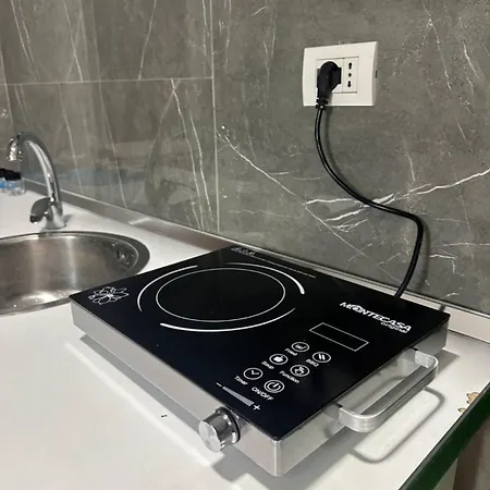 Bllok: Cozy Stay, 24/7 Self Check-in Apartment Tirana
