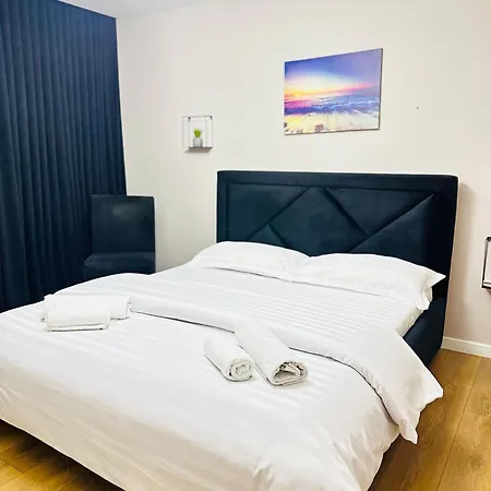 Bllok: Cozy Stay, 24/7 Self Check-in Apartment *