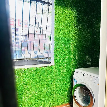 Bllok: Cozy Stay, 24/7 Self Check-in Tirana