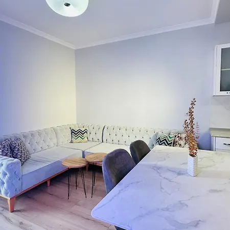 Bllok: Cozy Stay, 24/7 Self Check-in * Tirana