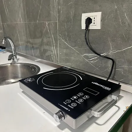 Bllok: Cozy Stay, 24/7 Self Check-in *