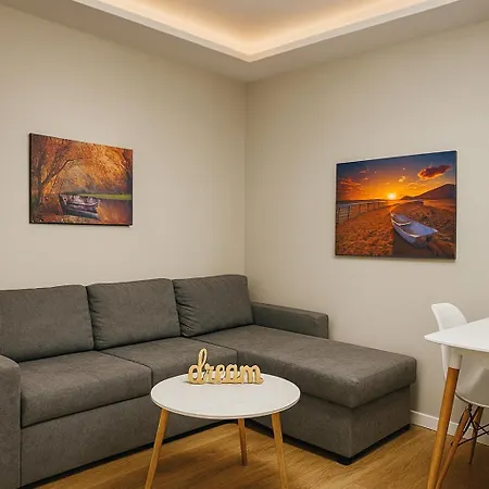 Bllok: Cozy Stay, 24/7 Self Check-in Apartament