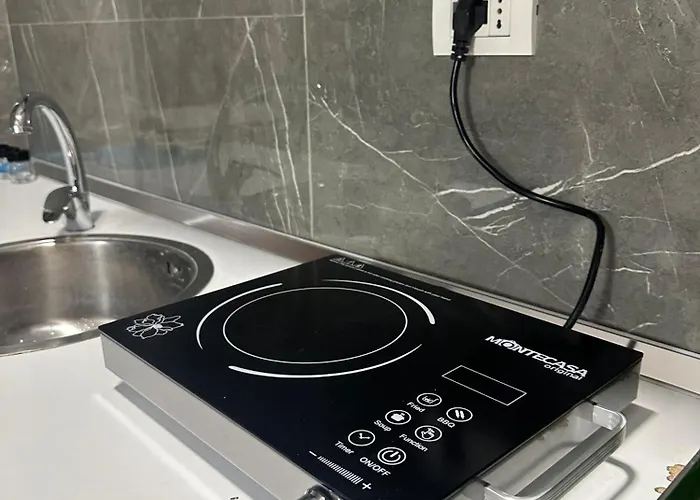 Bllok: Cozy Stay, 24/7 Self Check-in *