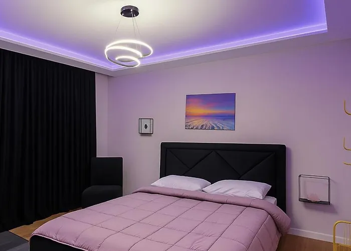 Bllok: Cozy Stay, 24/7 Self Check-in Apartment Tirana